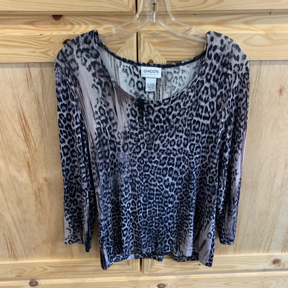 Chico’s leopard cheetah printed “Travelers” shirt size 0 (US XS/4)